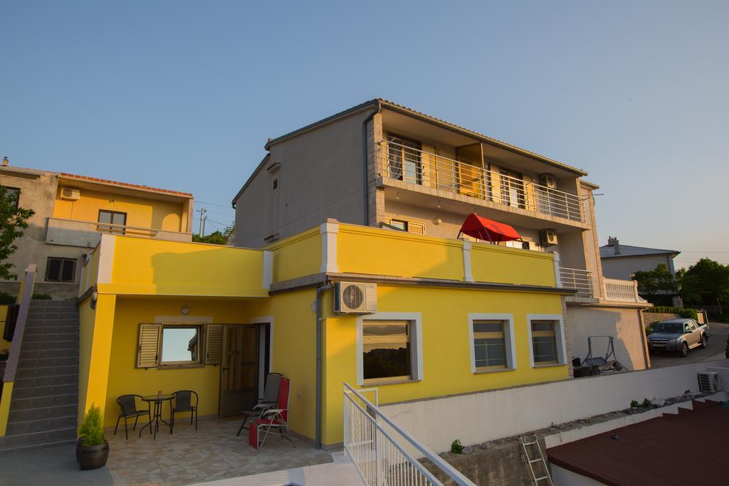 Zora Apartment *