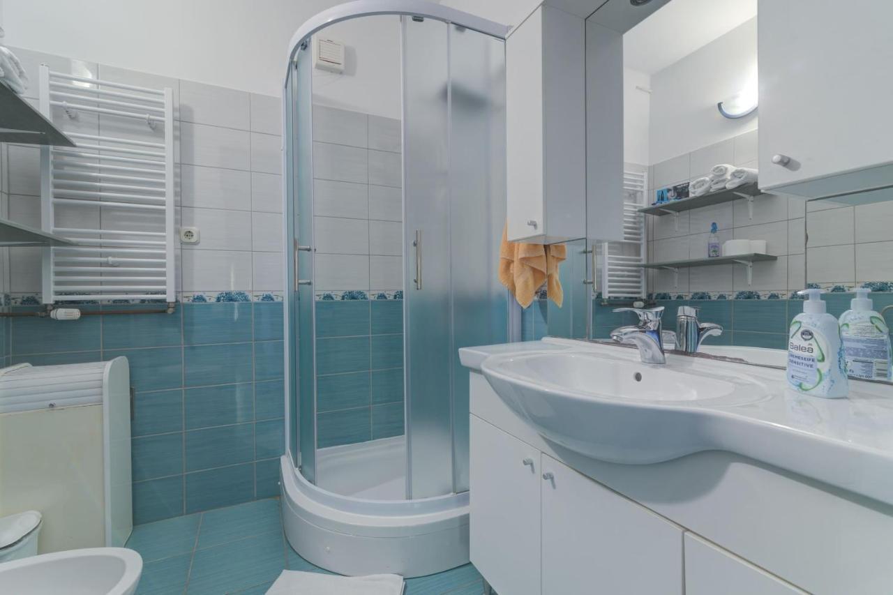 Zora Apartment
